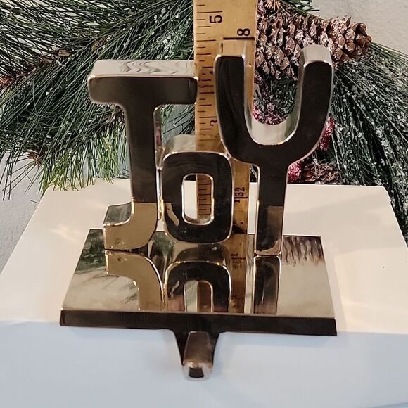 Silver metal " Joy " stocking holder Christmas decoration - Picture 5 of 6